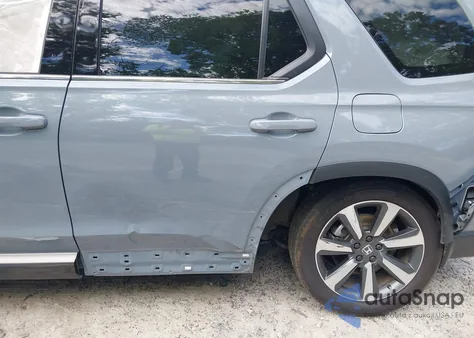 2025 Honda Pilot Touring from USA, damaged, VIN 5FNYG2H70SB011614